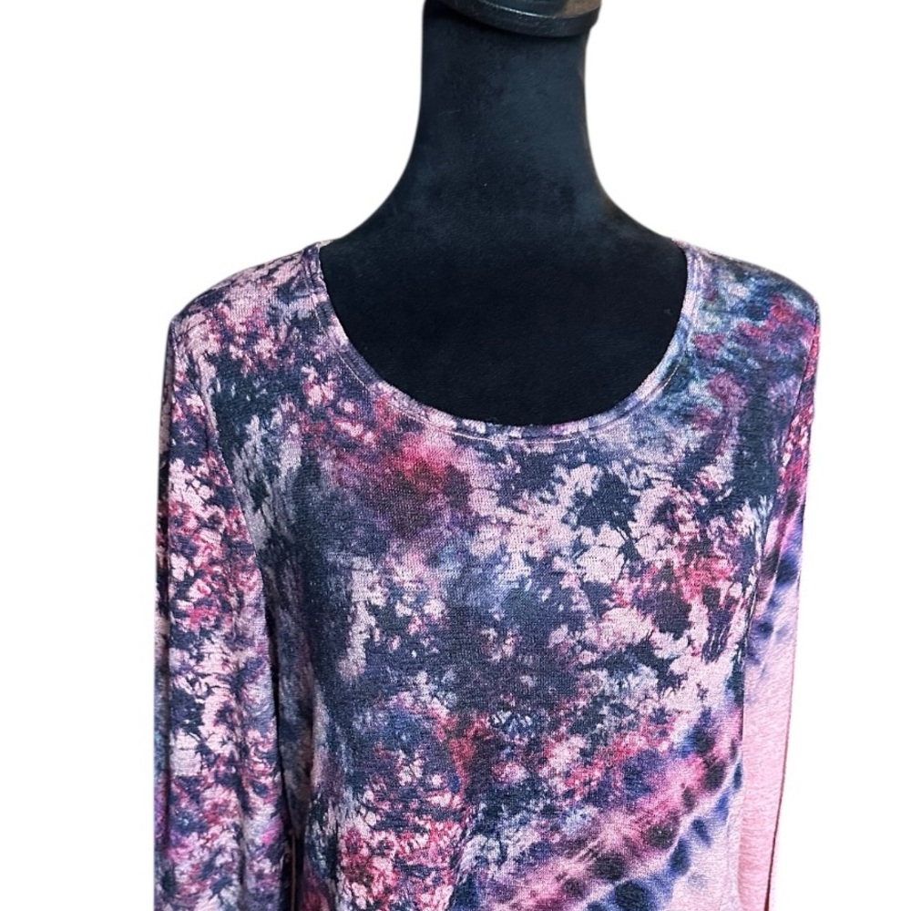 World Unity Women’s Pink Geo Pattern Tie-Dye - Picture 3 of 8